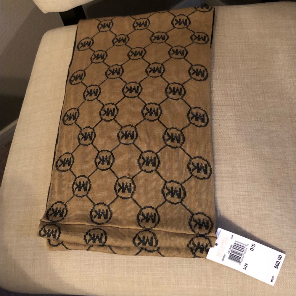 Micheal Kors Infinity Scarf